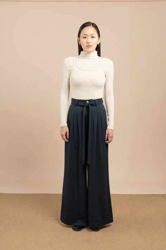 Wide-leg trouser