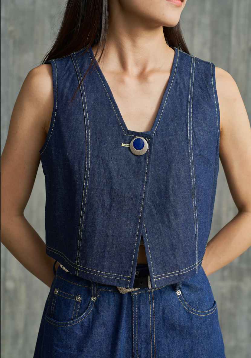 Square collar denim vest